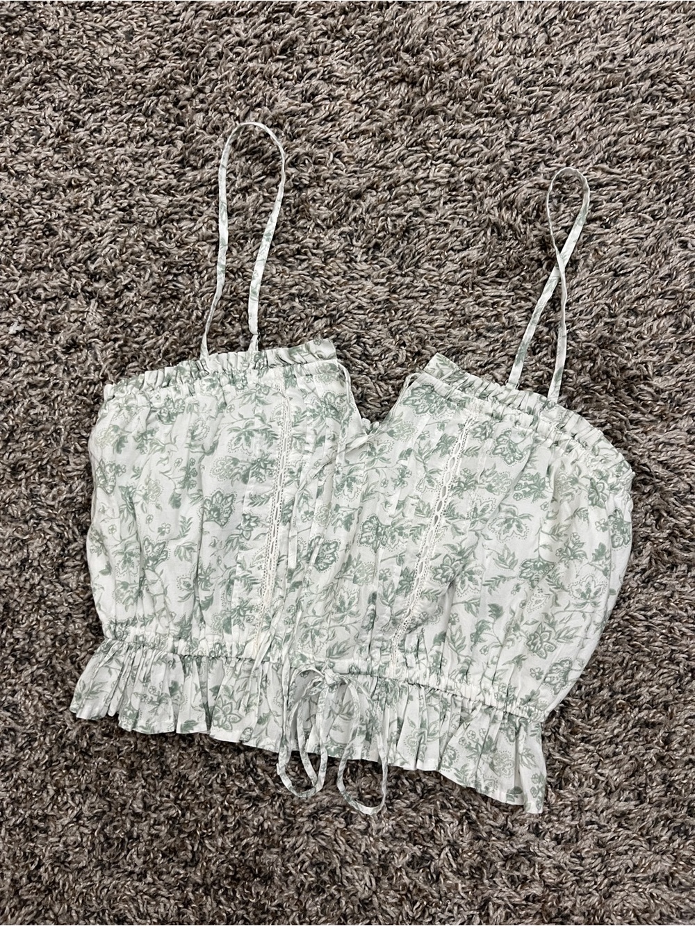 Hollister Floral cottagecore cami top sage green white cropped smocked